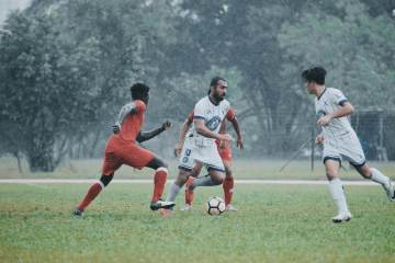 替补登场1分钟造点破门！球王梅西闪耀，阿根廷3-0完胜冰岛（配图示意）